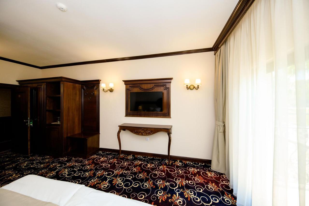 La Casa Cu Stuf Hotel Baldovinesti Ngoại thất bức ảnh