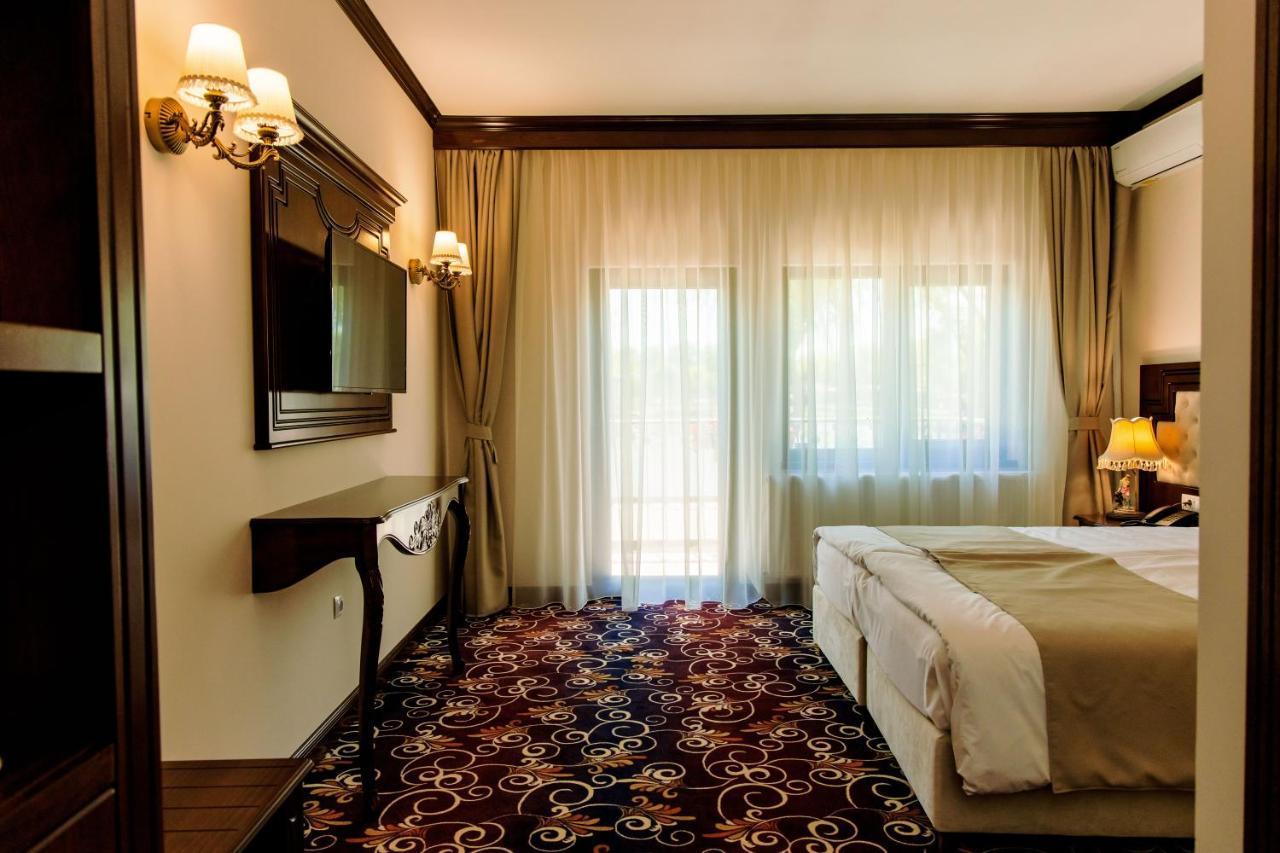 La Casa Cu Stuf Hotel Baldovinesti Ngoại thất bức ảnh